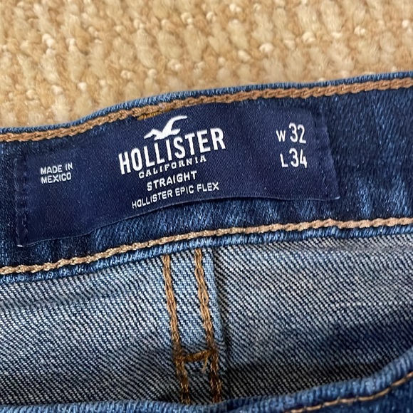 NWOT Hollister size 32x34 dark blue jeans straight cut - Picture 2 of 10